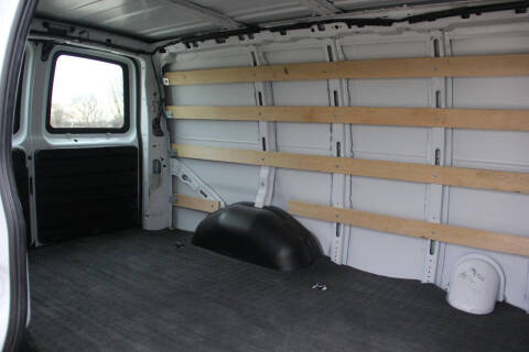 2022 Chevrolet Express 2500