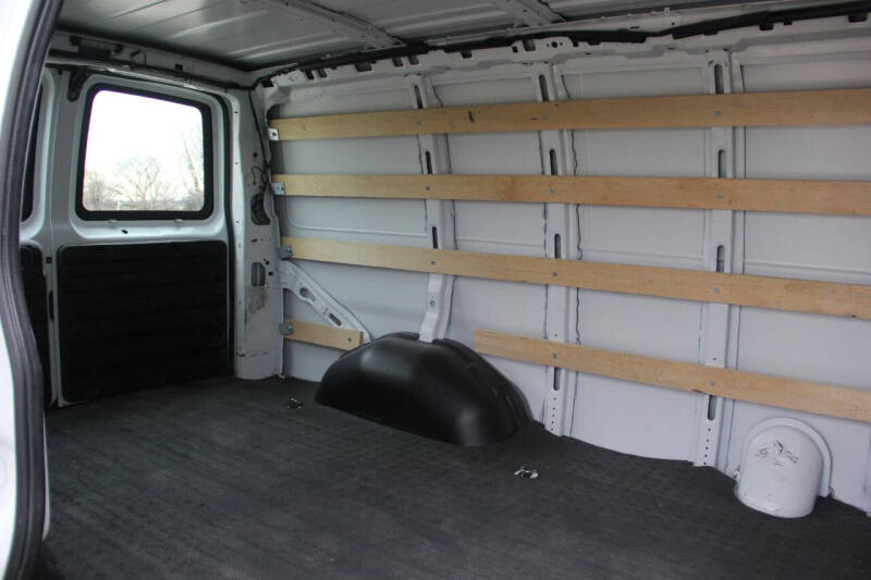 2022 Chevrolet Express 2500