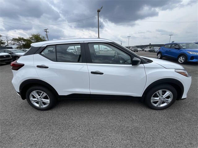 2025 Nissan Kicks Play S