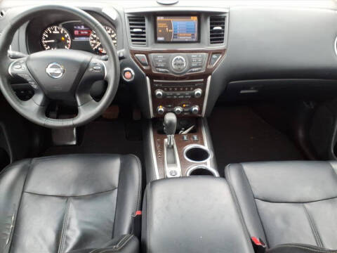 2016 Nissan Pathfinder SL