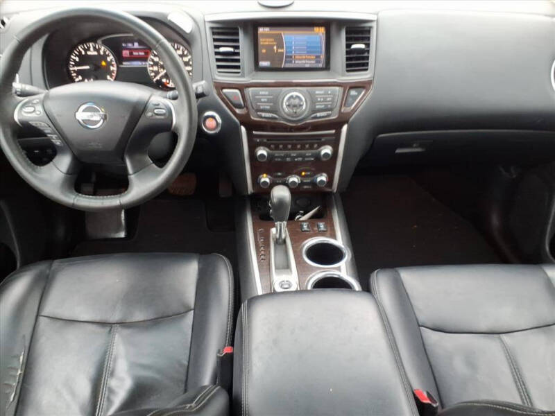 2016 Nissan Pathfinder SL