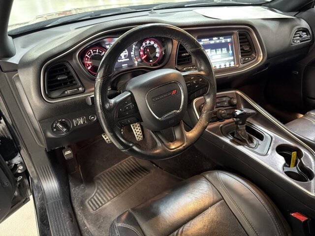 2017 Dodge Challenger SXT Plus