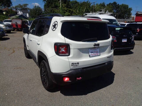 2017 Jeep Renegade Deserthawk