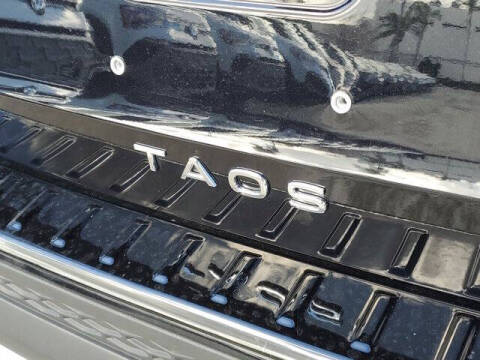 2025 Volkswagen Taos SE