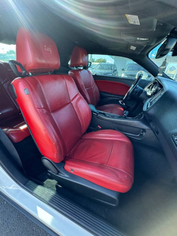 2015 Dodge Challenger SXT