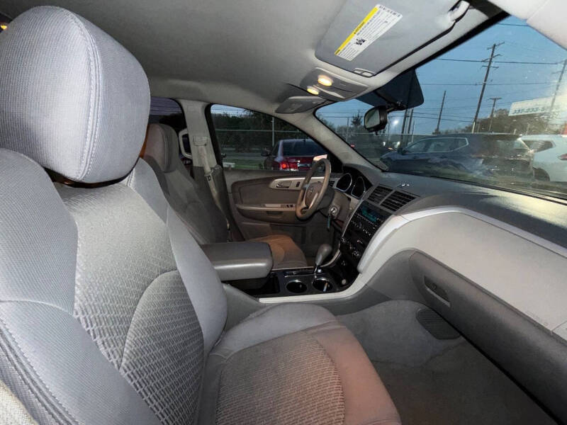 2010 Chevrolet Traverse LS