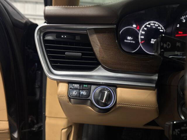 2018 Porsche Panamera 4