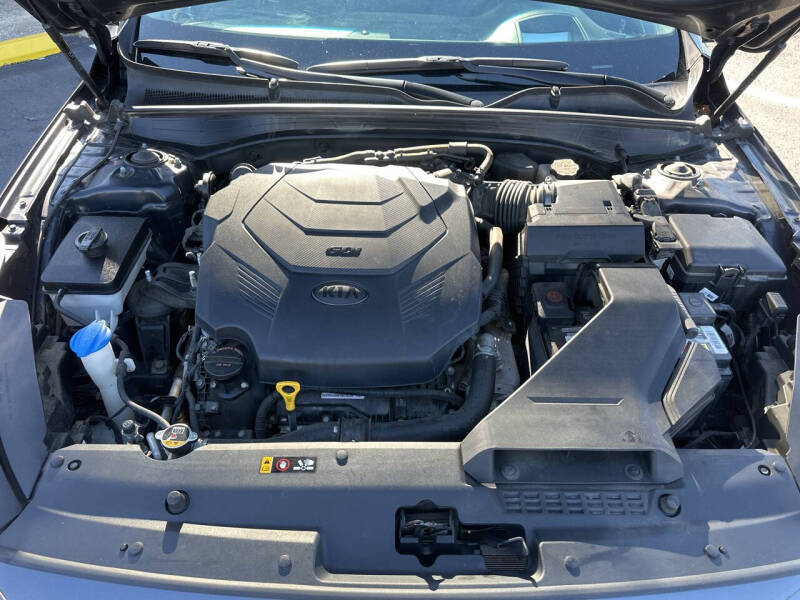 2017 Kia Cadenza Limited