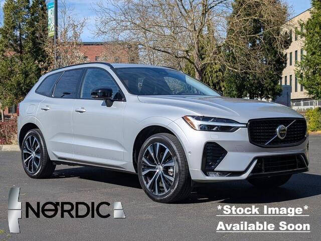 2025 Volvo XC60 B5 Core Dark Theme