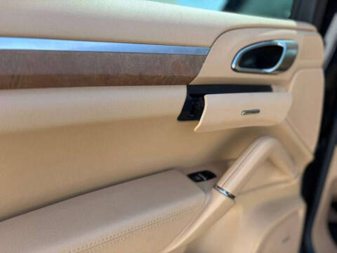 2013 Porsche Cayenne GTS