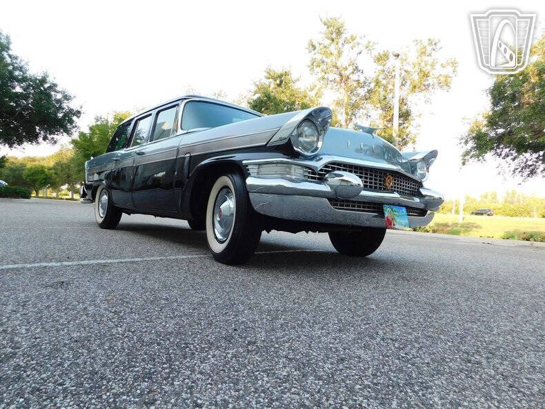 1957 Packard Clipper