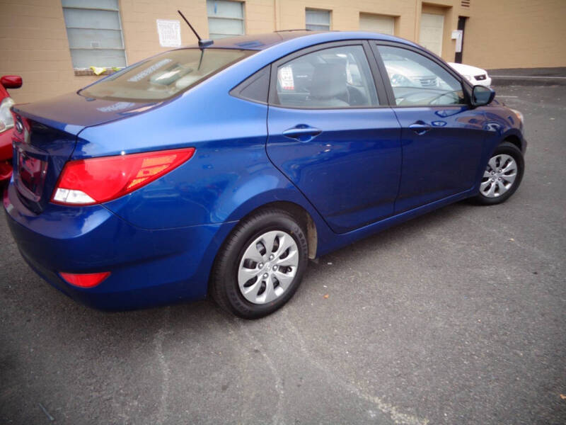 2016 Hyundai Accent SE photo 5