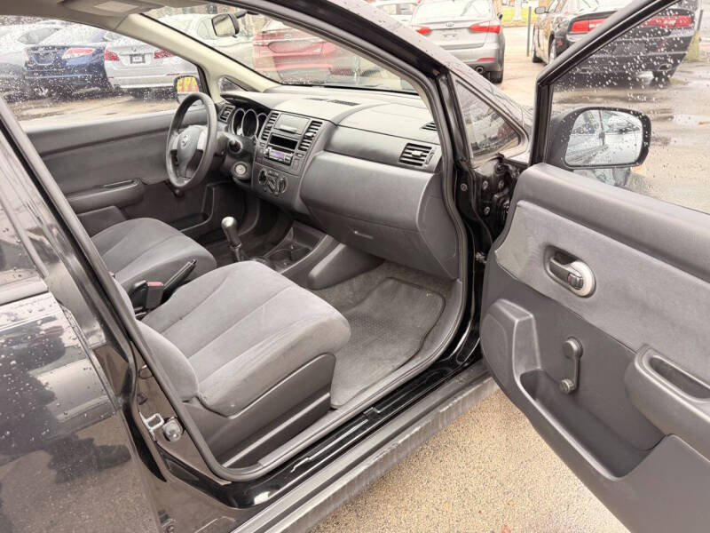 2009 Nissan Versa 1.6 Base