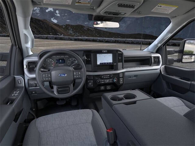 2025 Ford F-350 Super Duty XL