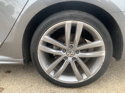 2017 Volkswagen Passat 1.8T R-Line