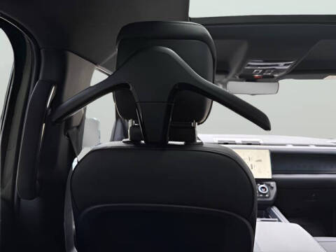 2026 Land Rover Defender 110 P300 S