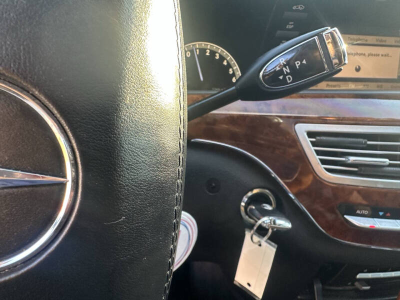 2009 Mercedes-Benz S-Class S 550 4MATIC