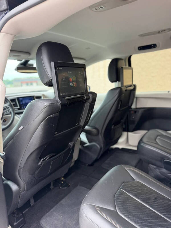 2017 Chrysler Pacifica Touring-L Plus