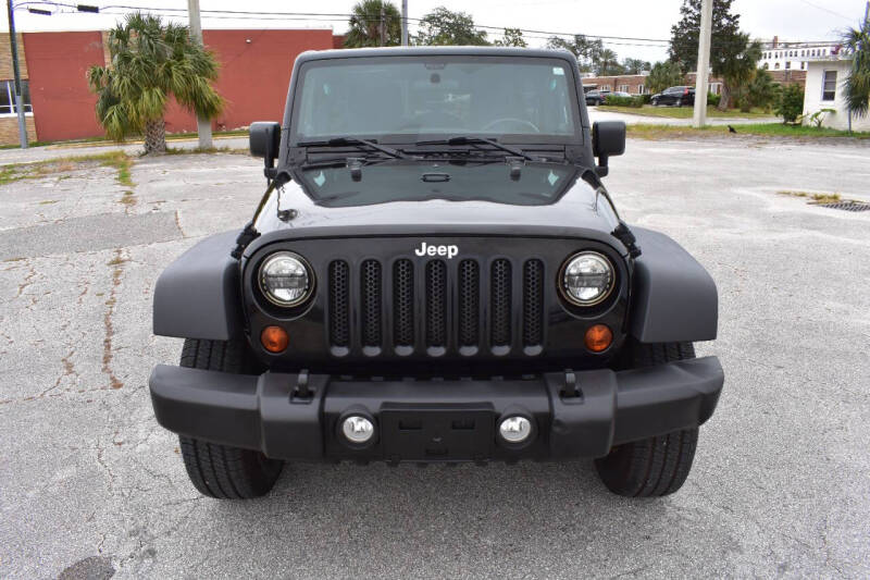 2011 Jeep Wrangler Unlimited Sport photo 29