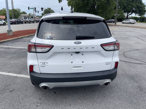 2020 Ford Escape SE