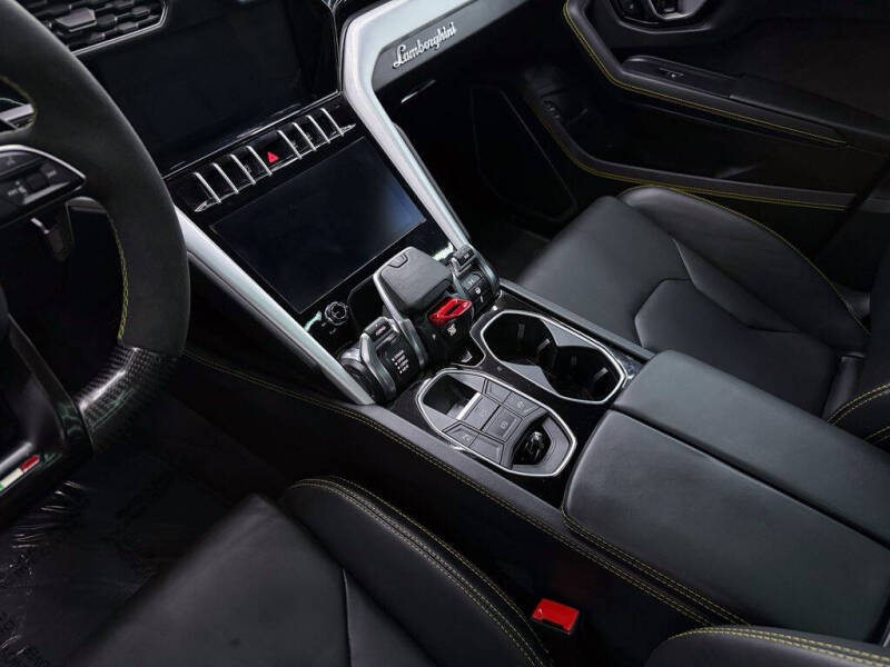 2022 Lamborghini Urus
