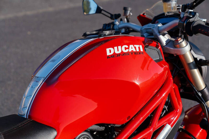 2013 Ducati Monster 1100 EVO