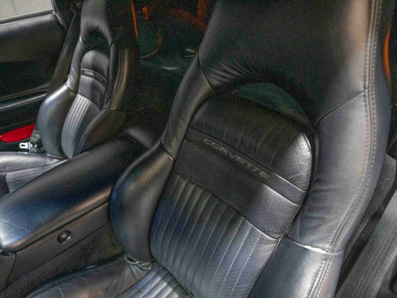 2004 Chevrolet Corvette 36