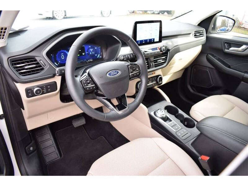 2022 Ford Escape Plug-In Hybrid Titanium
