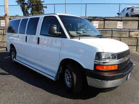 2017 Chevrolet Express LT 3500