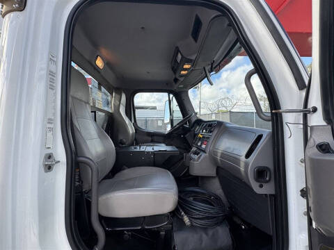 2015 Freightliner M2 112