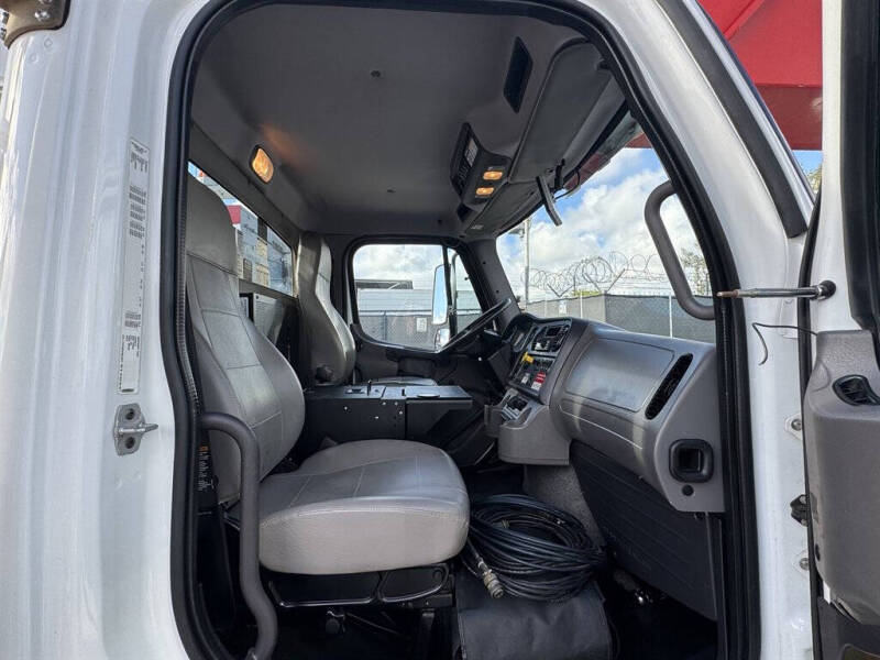 2015 Freightliner M2 112