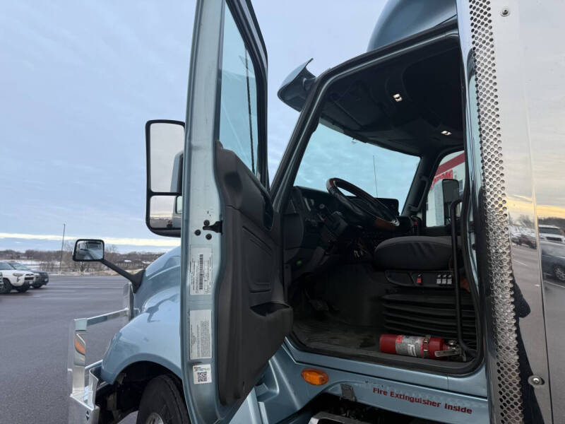 2019 International LT625