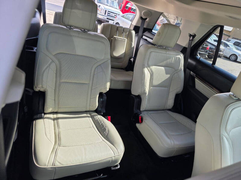 2017 Ford Explorer Platinum