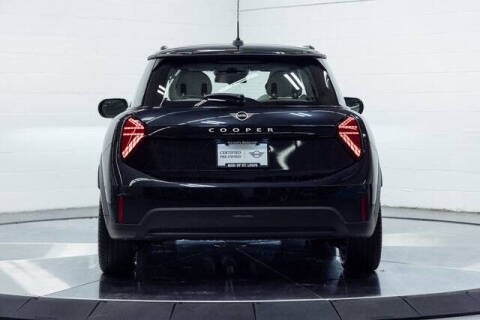 2025 MINI Hardtop 2 Door Cooper Signature Trim