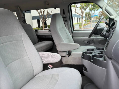 2006 Ford E-Series E-350 SD XLT