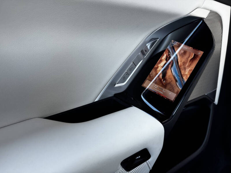 2023 BMW 7 Series 740i