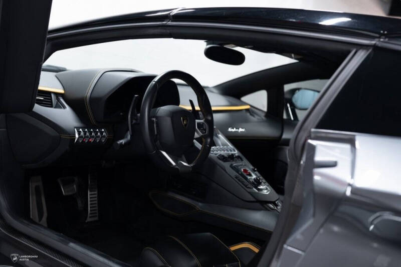 2019 Lamborghini Aventador LP 740-4 S