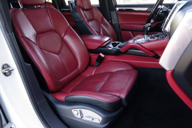 2016 Porsche Cayenne S