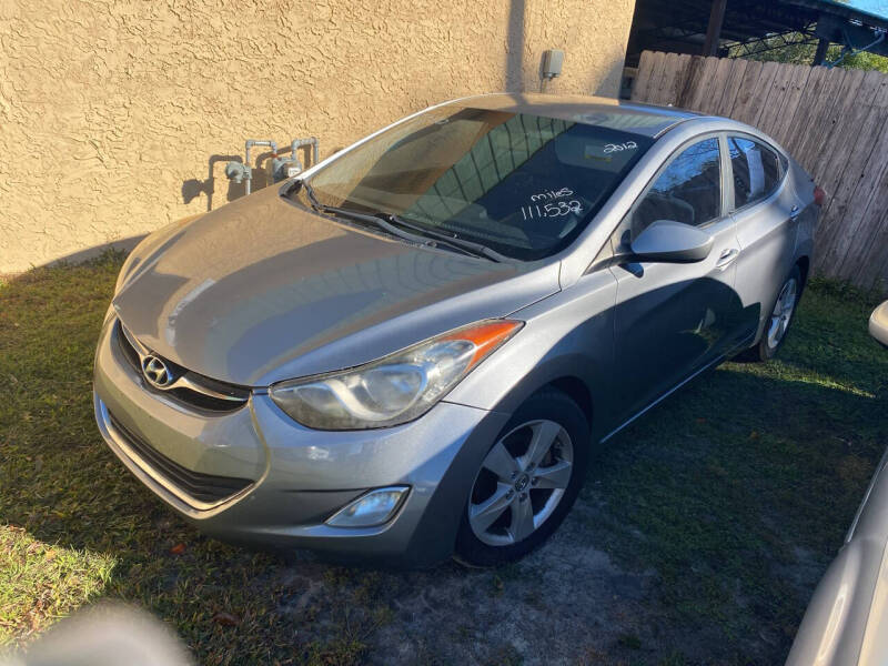 Hyundai Elantra's photo