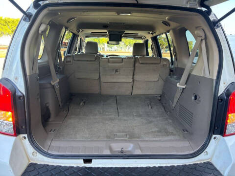 2011 Nissan Pathfinder LE