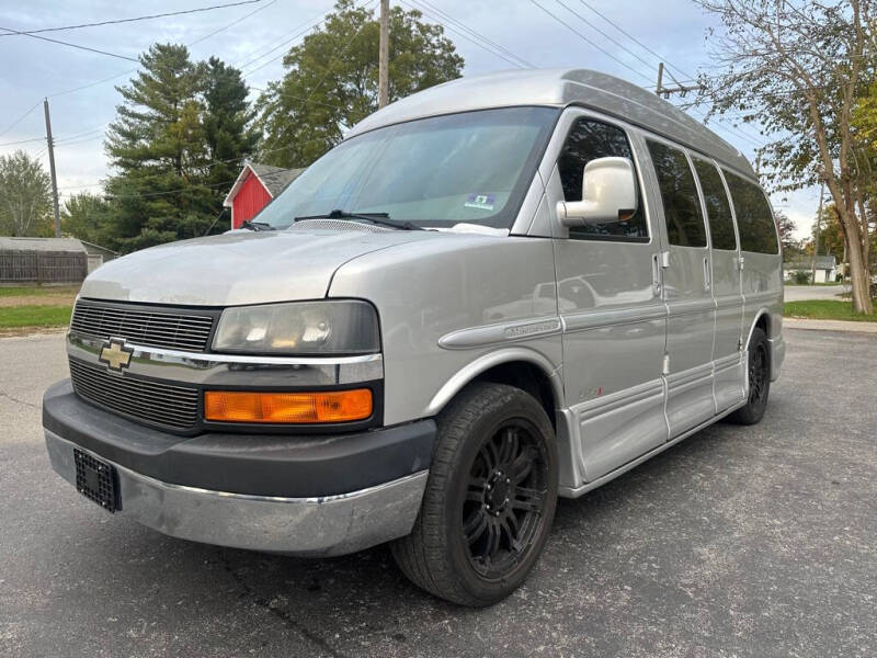 2013 Chevrolet Express for sale at The Car Mart in Milford IN