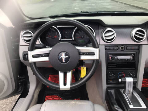 2007 Ford Mustang V6 Deluxe