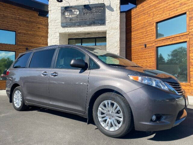 2017 Toyota Sienna Limited Premium 7-Passenger