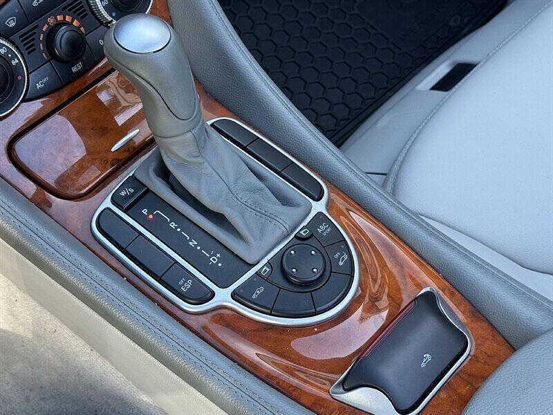 2003 Mercedes-Benz SL-Class 38