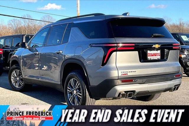 2025 Chevrolet Traverse LT