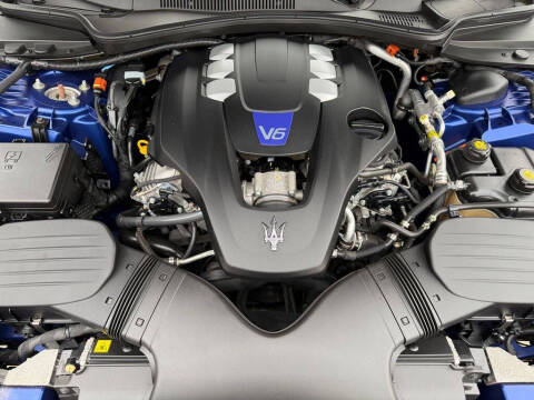 2022 Maserati Ghibli Modena Q4