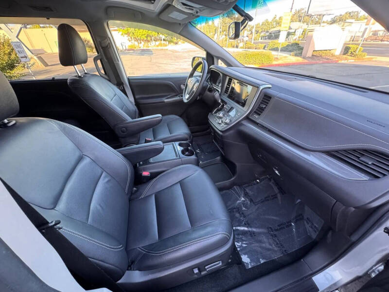 2017 Toyota Sienna