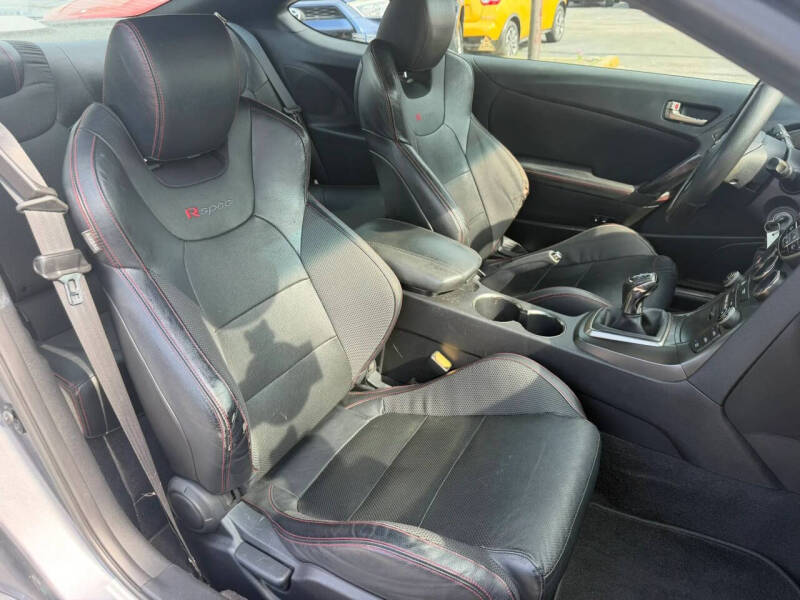 2014 Hyundai Genesis Coupe 2.0T R-Spec