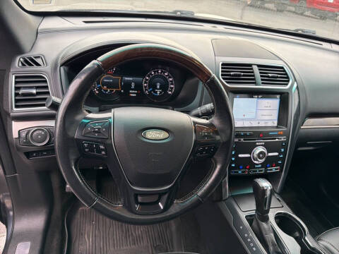 2017 Ford Explorer Platinum