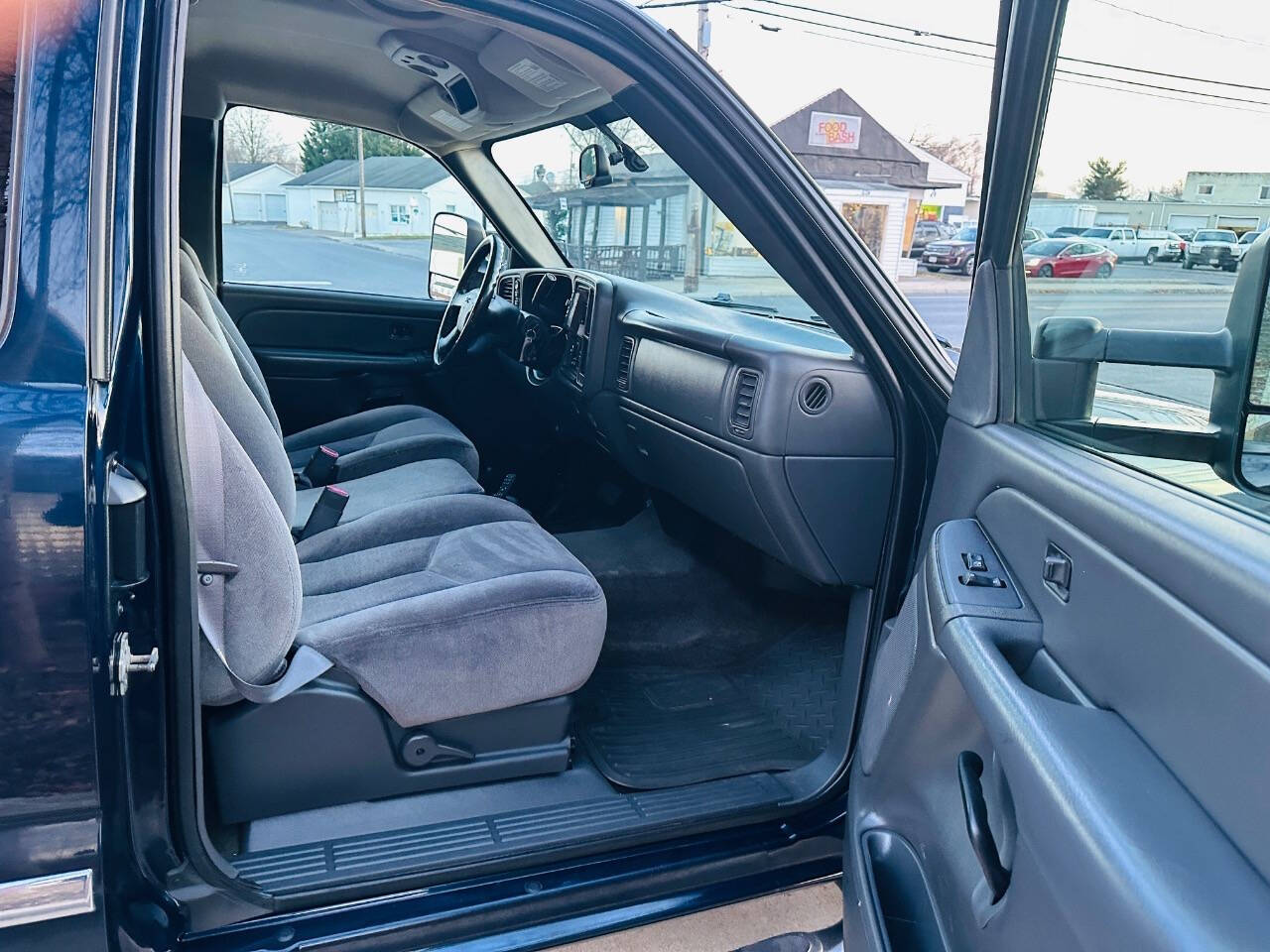 2006 GMC Sierra 1500 for sale at American Dream Motors in Winchester, VA